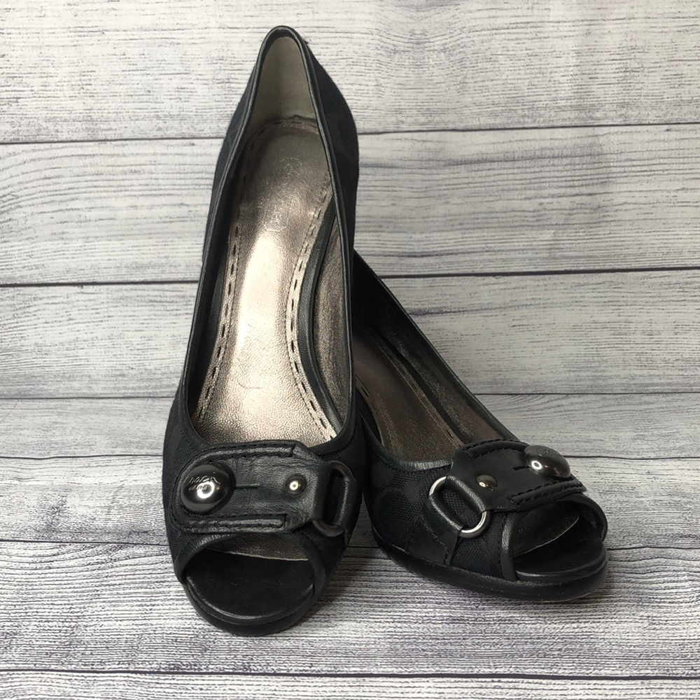 Coach Pumps Size 8B Black Jacquard “C” Pattern